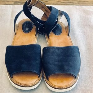 clarks navy blue sandals